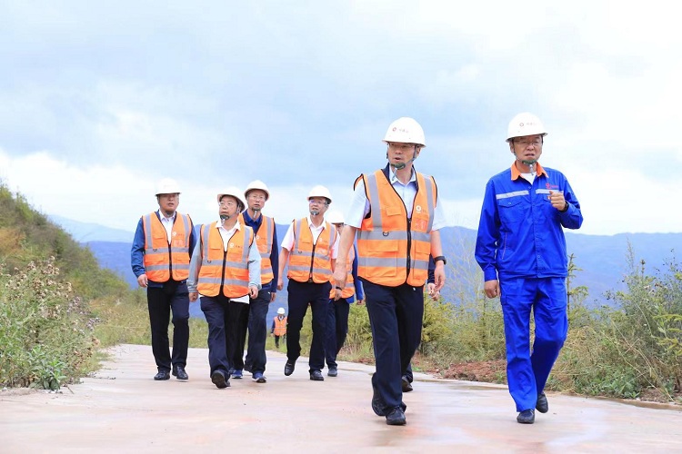 1661166780856279.jpg 矿山.jpg